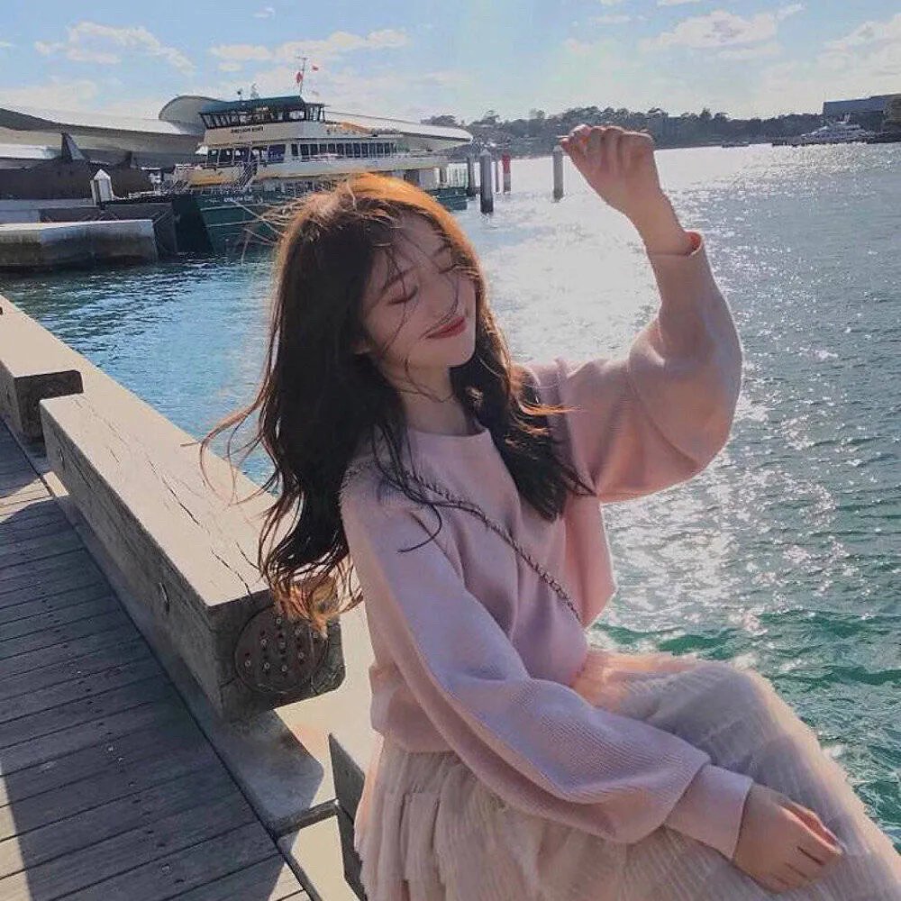 游艇藏春